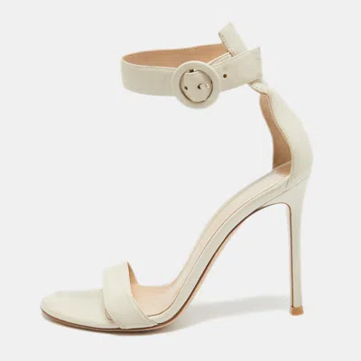 Pre-owned Gianvito Rossi Cream Leather Ankle Strap Sandals Size 36