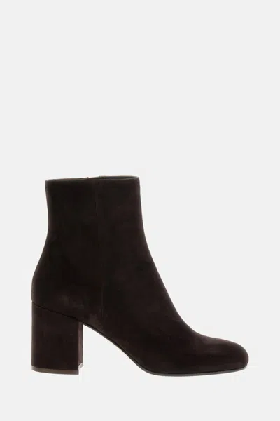 Gianvito Rossi Dark Brown Round Toe Boots In Black