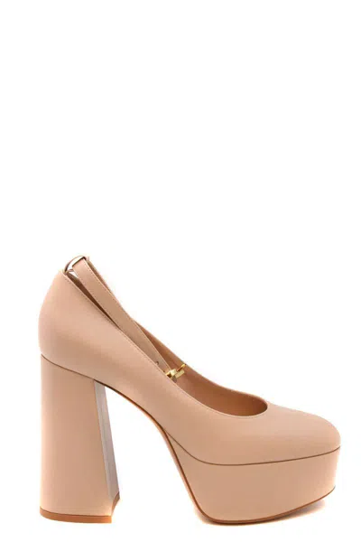 Gianvito Rossi Leather Pumps In Beige