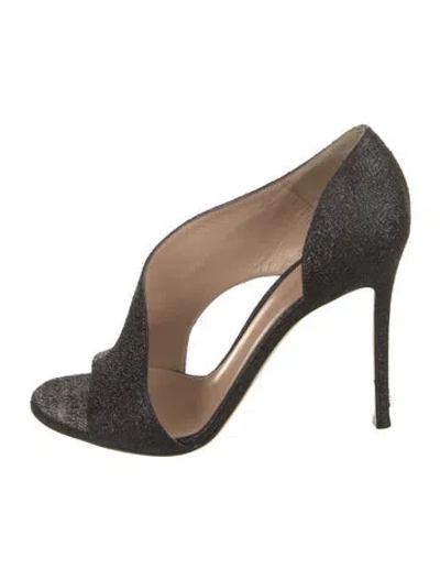 Pre-owned Gianvito Rossi D'orsay Pumps In Black