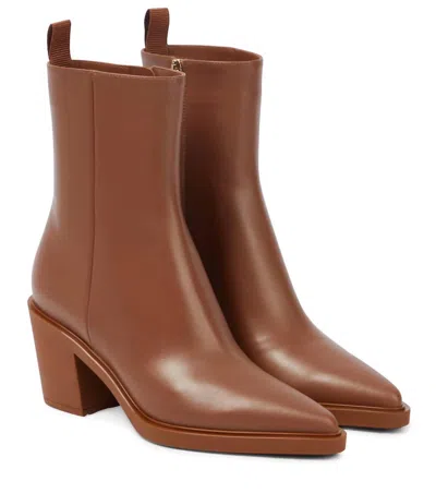 Gianvito Rossi Dylan Leather Zip Bootie In Cuoio In Brown