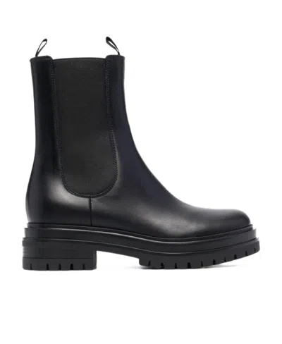 Gianvito Rossi Chester Leather Chelsea Boots In Black