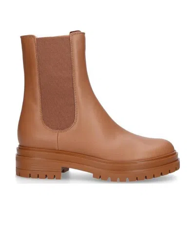 GIANVITO ROSSI GIANVITO ROSSI ROUND-TOE ANKLE CHELSEA BOOTS