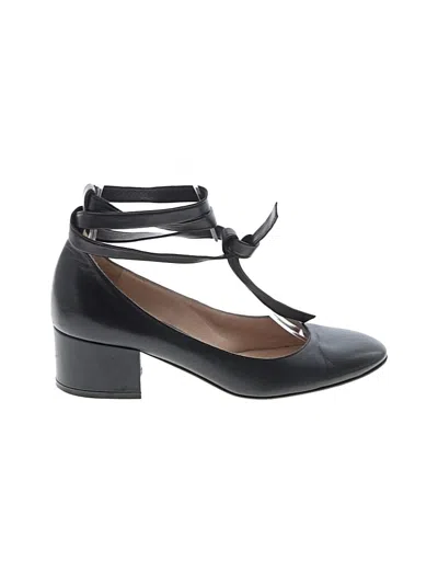 Pre-owned Gianvito Rossi Flats In Black