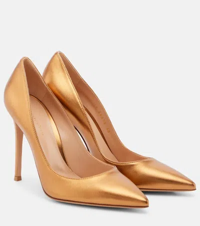 Gianvito Rossi Gianvito 105 Metallic Leather Pumps In Gold