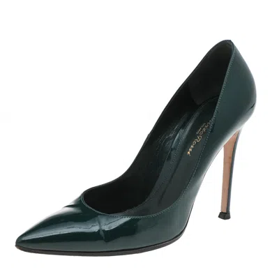 Gianvito Rossi Green Patent Leather Pointed Toe Pumps In Black