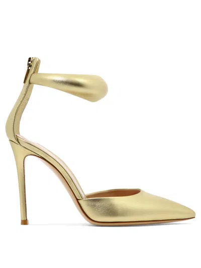 Gianvito Rossi Elegant Heeled Pumps For Women In Gold