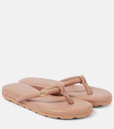 Gianvito Rossi Juno Leather Thong Sandals In Neutrals