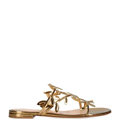 Gianvito Rossi Flavia Metallic Leather Slides In Gold