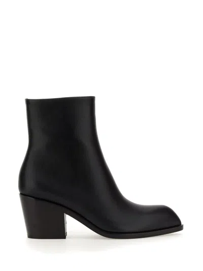 Gianvito Rossi Smooth Leather Ankle Boots With Pointed Toe In Black