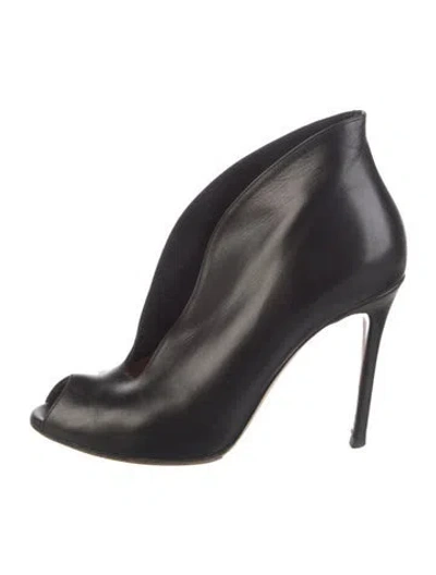 Pre-owned Gianvito Rossi Leather Boots In Black