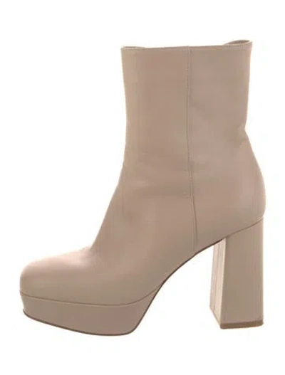 Pre-owned Gianvito Rossi Leather Boots In Neutral