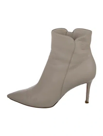 Pre-owned Gianvito Rossi Leather Boots In Neutral