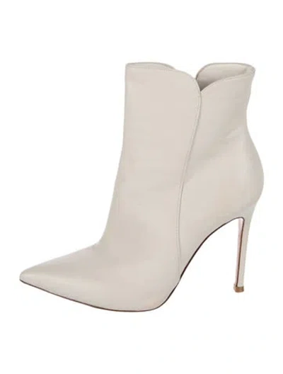 Pre-owned Gianvito Rossi Leather Boots In Neutral
