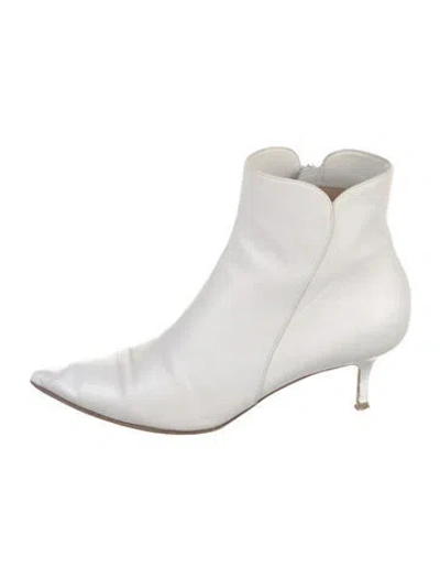 Pre-owned Gianvito Rossi Leather Boots In White
