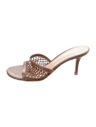 Pre-owned Gianvito Rossi Leather Braided Accents Slides In Neutral