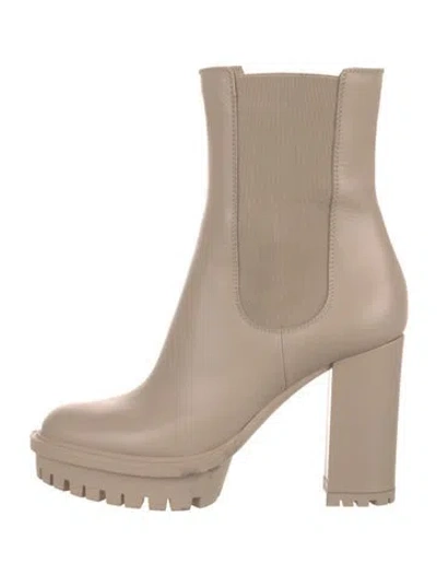 Pre-owned Gianvito Rossi Leather Chelsea Boots In Neutral