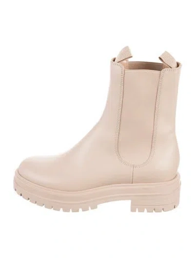 Pre-owned Gianvito Rossi Leather Chelsea Boots In Neutral