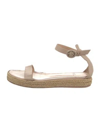 Pre-owned Gianvito Rossi Leather Espadrilles In Neutral