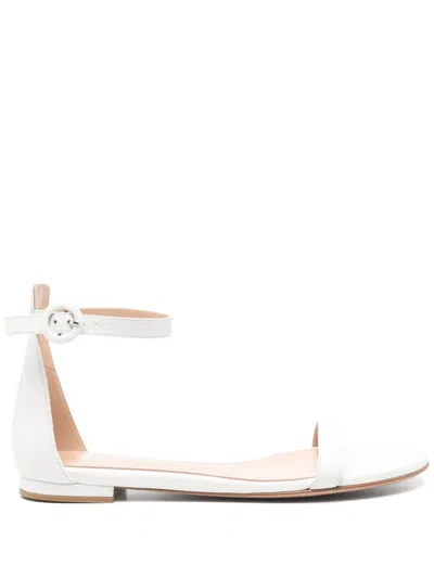 Gianvito Rossi Flache Sandalen In Weiss