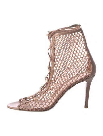Pre-owned Gianvito Rossi Leather Gladiator Sandals In Neutral
