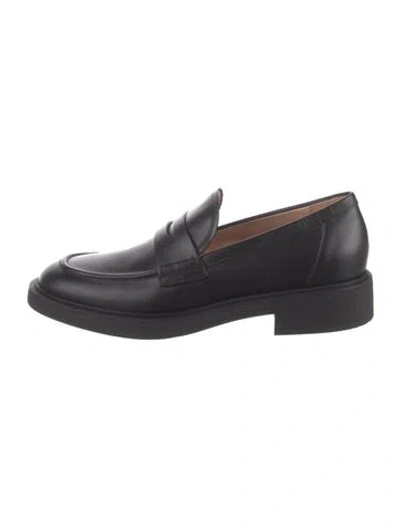 Pre-owned Gianvito Rossi Leather Loafers In Black