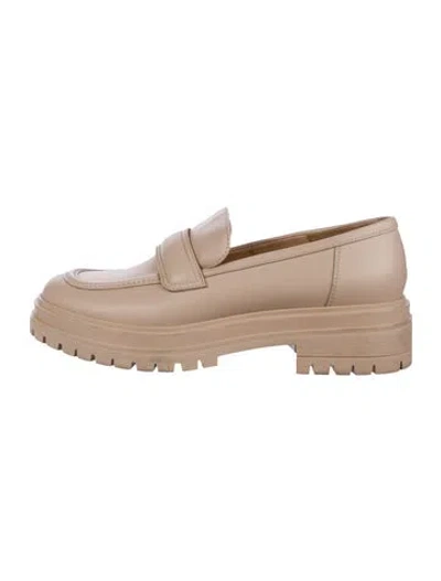 Pre-owned Gianvito Rossi Leather Loafers In Neutral
