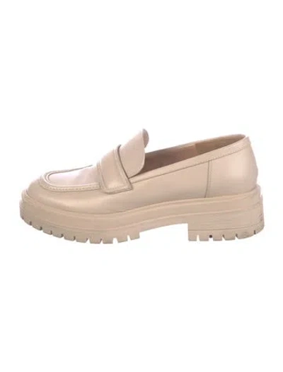 Pre-owned Gianvito Rossi Leather Loafers In Neutral