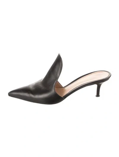 Pre-owned Gianvito Rossi Leather Mules In Black