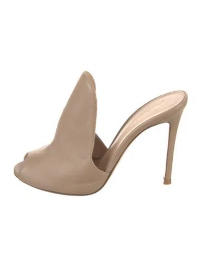 Pre-owned Gianvito Rossi Leather Mules In Brown