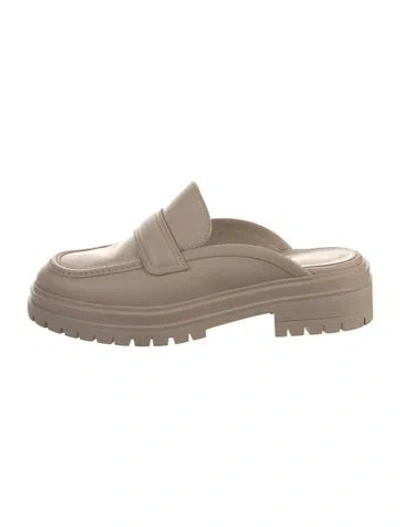 Pre-owned Gianvito Rossi Leather Mules In Neutral
