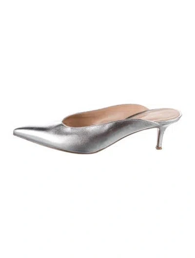 Pre-owned Gianvito Rossi Leather Mules In Silver