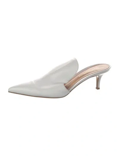 Pre-owned Gianvito Rossi Leather Mules In White