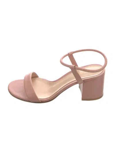 Pre-owned Gianvito Rossi Leather Sandals In Neutral