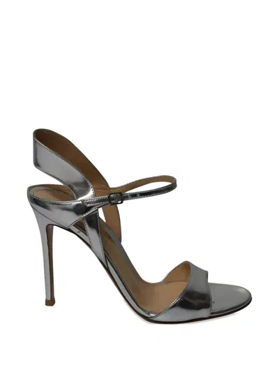 Pre-owned Gianvito Rossi Leather Sandals In Silver