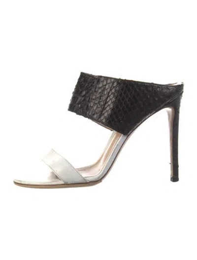 Pre-owned Gianvito Rossi Leather Slides In Black