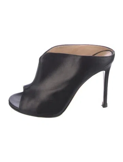 Pre-owned Gianvito Rossi Leather Slides In Black