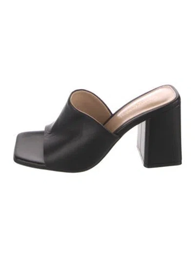 Pre-owned Gianvito Rossi Leather Slides In Black
