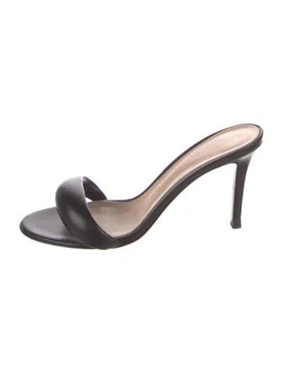 Pre-owned Gianvito Rossi Leather Slides In Black