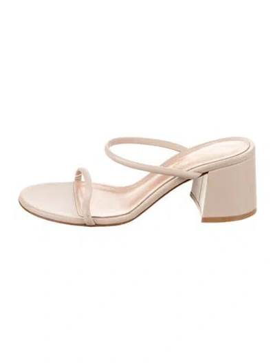 Pre-owned Gianvito Rossi Leather Slides In Neutral