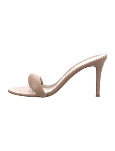Pre-owned Gianvito Rossi Leather Slides In Neutral
