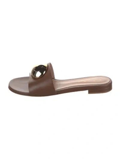 Pre-owned Gianvito Rossi Leather Slides In Neutral