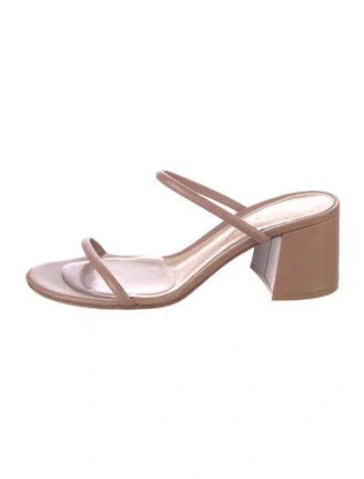 Pre-owned Gianvito Rossi Leather Slides In Neutral