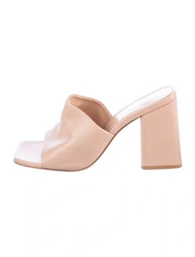 Pre-owned Gianvito Rossi Leather Slides In Neutrals