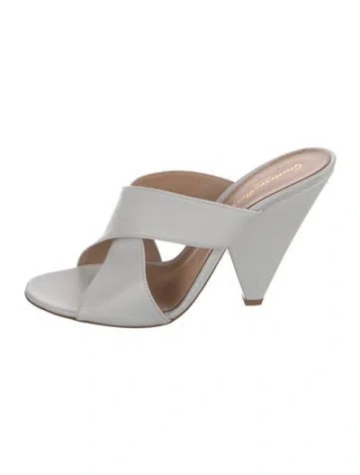 Pre-owned Gianvito Rossi Leather Slides In White