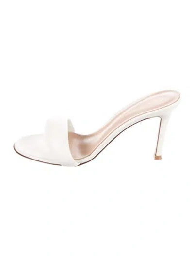 Pre-owned Gianvito Rossi Leather Slides In White