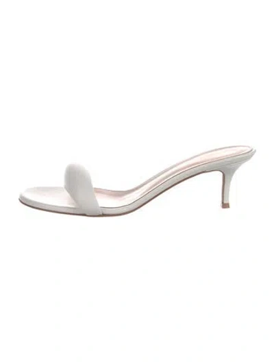 Pre-owned Gianvito Rossi Leather Slides In White