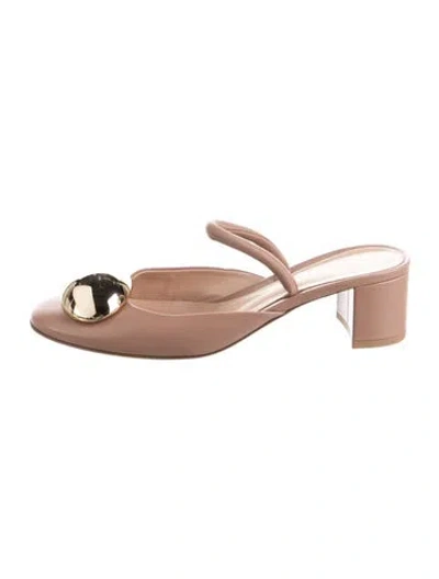 Pre-owned Gianvito Rossi Leather Slingback Flats In Neutral