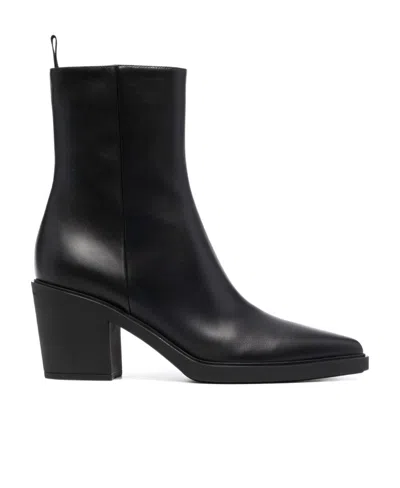 Gianvito Rossi Shoes In Black