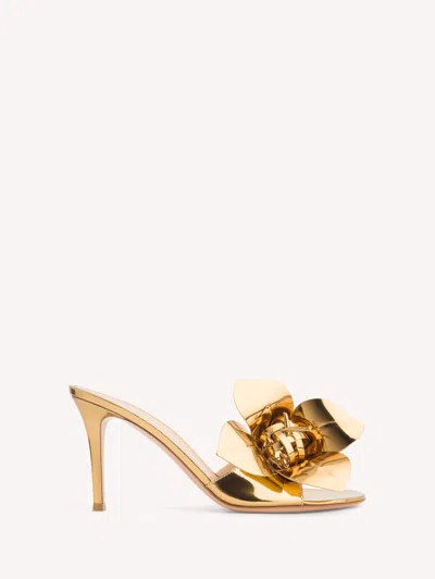 Gianvito Rossi 100mm Faux-flower Appliqué Mules In Gold